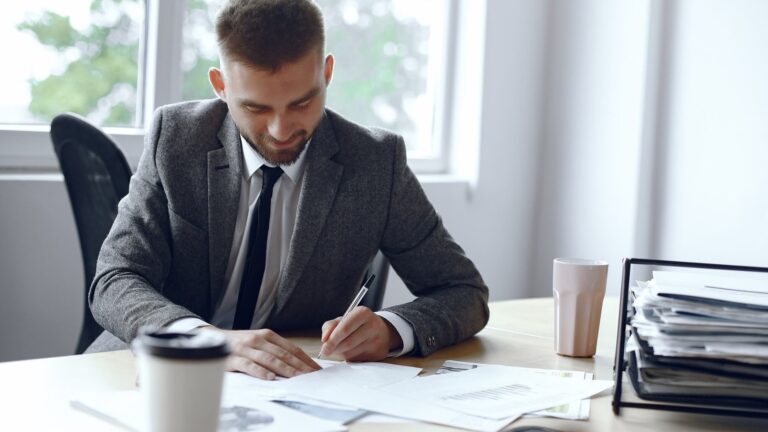 Criação de Landing Page para Advogado Tributário: Atraia empresas e aumente demandas Criação de Landing Page para Advogado Tributário: Atraia empresas e aumente demandas