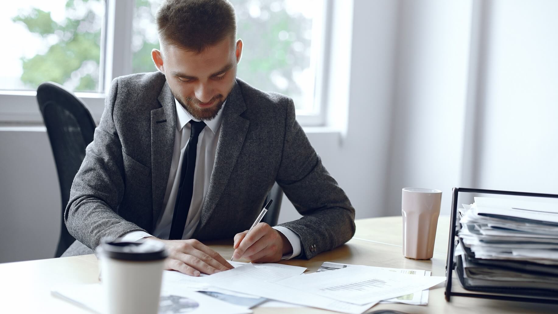 Criação de Landing Page para Advogado Tributário: Atraia empresas e aumente demandas Criação de Landing Page para Advogado Tributário: Atraia empresas e aumente demandas