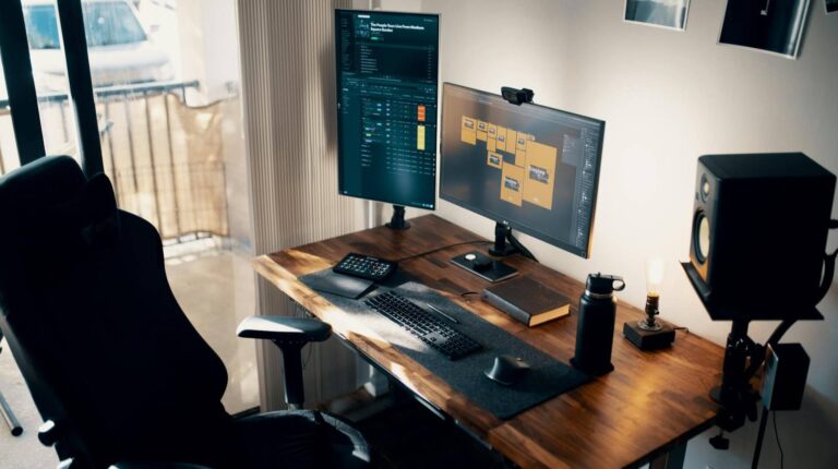 Tudo sobre dois monitores para Home Office Tudo sobre dois monitores para Home Office